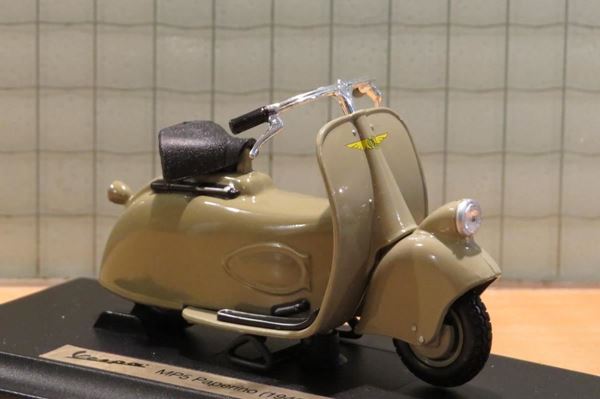 Picture of Vespa MP5 Paperino 1945 1:18 (V17)