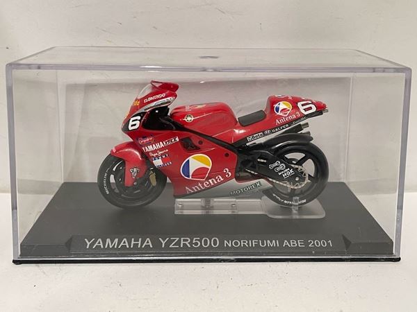 Picture of Norifumi Abe Yamaha YZR500 2001 1:24 Antena team