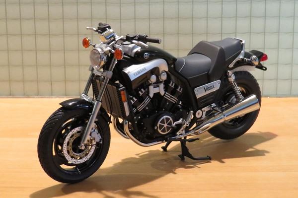 Picture of Yamaha V-max 1:12 minichamps