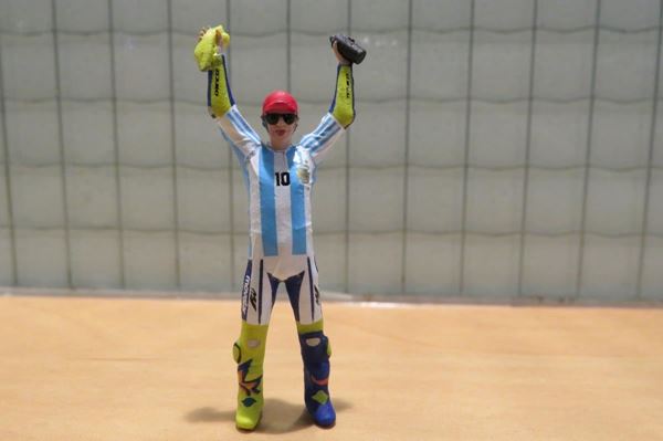 Picture of Valentino Rossi figurine Standing 2015 Argentina 1:43