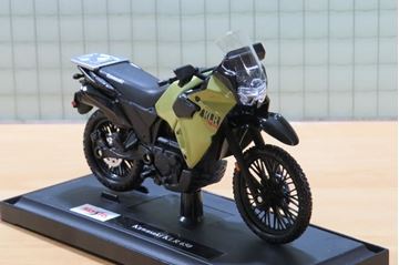 Afbeelding van Kawasaki KLR650 khaki 1:18