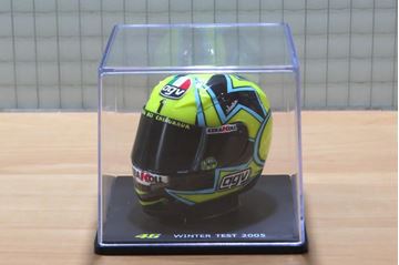 Afbeelding van Valentino Rossi  AGV helmet 2005 Philip Island 1:5