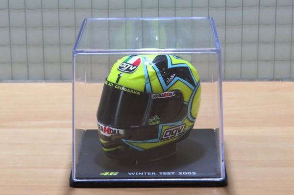 Picture of Valentino Rossi  AGV helmet 2005 test Philip Island 1:5