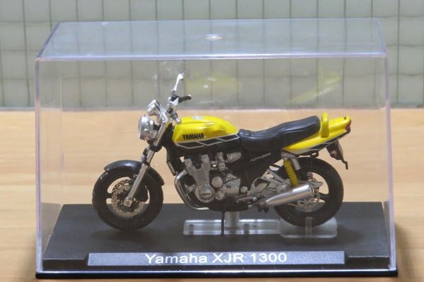 Picture of Yamaha XJR1300 1:24