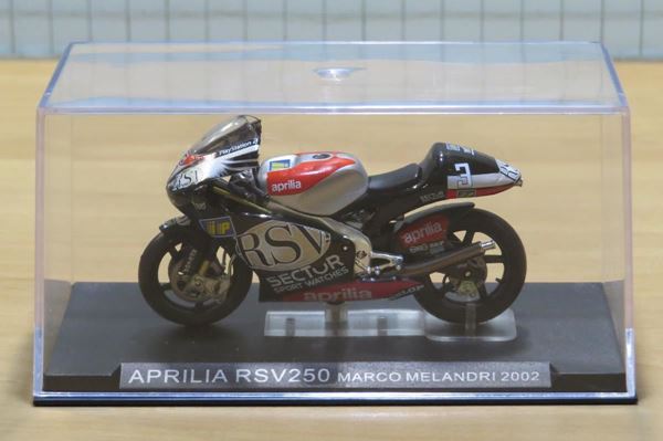 Picture of Marco Melandri Aprilia RSV250 2002 1:24