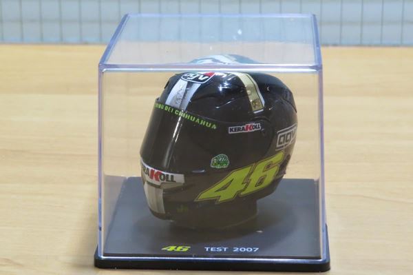 Picture of Valentino Rossi  AGV helmet 2007 Jerez test 1:5