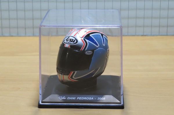 Picture of Dani Pedrosa Arai helmet 2005 1:5