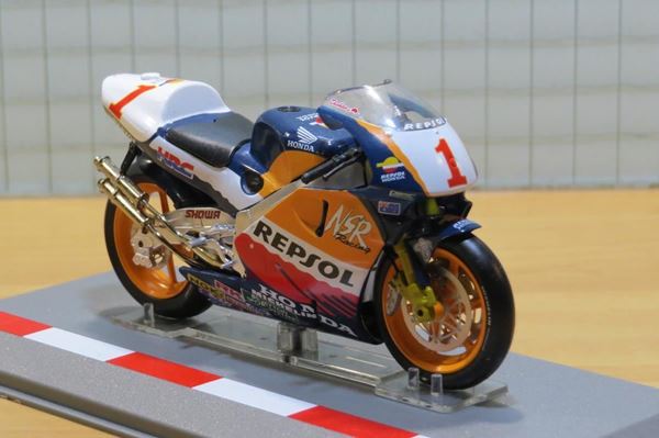 Picture of Mick Doohan Honda NSR500 1995 1:18 los