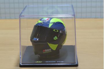 Afbeelding van Valentino Rossi  AGV helmet 2020 1:5