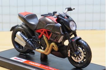 Afbeelding van Ducati Diavel 1:18 Maisto