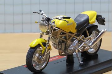 Afbeelding van Ducati Monster 900 yellow 1:18 Maisto