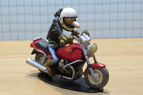 Picture of Joe Bar Armand Dello Guzzi Mille GT 1:18 JB71 breuk