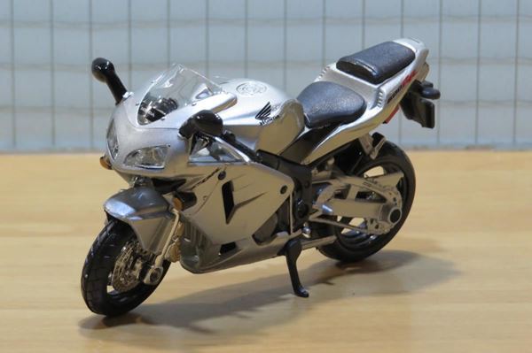 Picture of Honda CBR600RR CBR600 zilver 1:18 Bburago