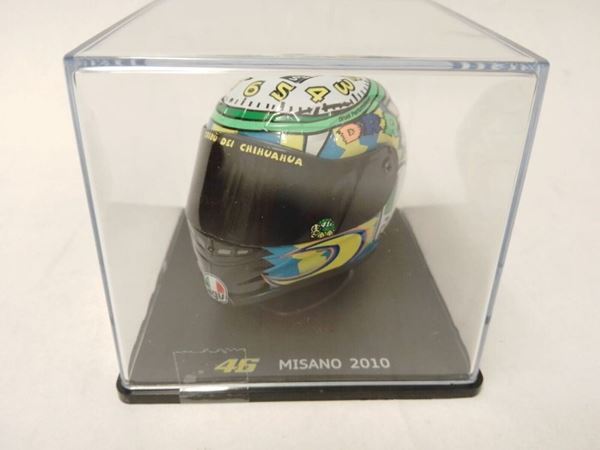 Picture of Valentino Rossi AGV helm 2010 Misano 1:5