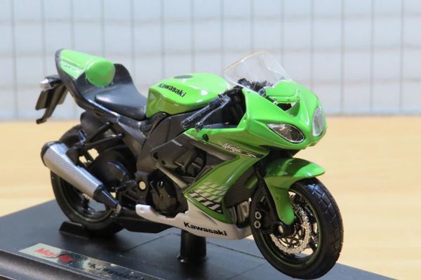 Picture of Kawasaki ZX-10R 1:18 groen/wit Maisto