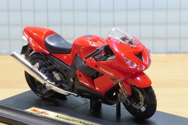 Picture of Kawasaki ZZR1400 red ZX14 ZX-14R 1:18 Maisto