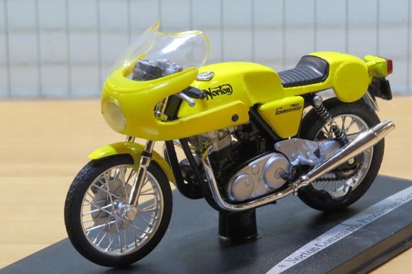 オートバイ・バイク Norton Commando Production Racer 1:18 Norton Commando Production Racer 1:18 【公式通販】