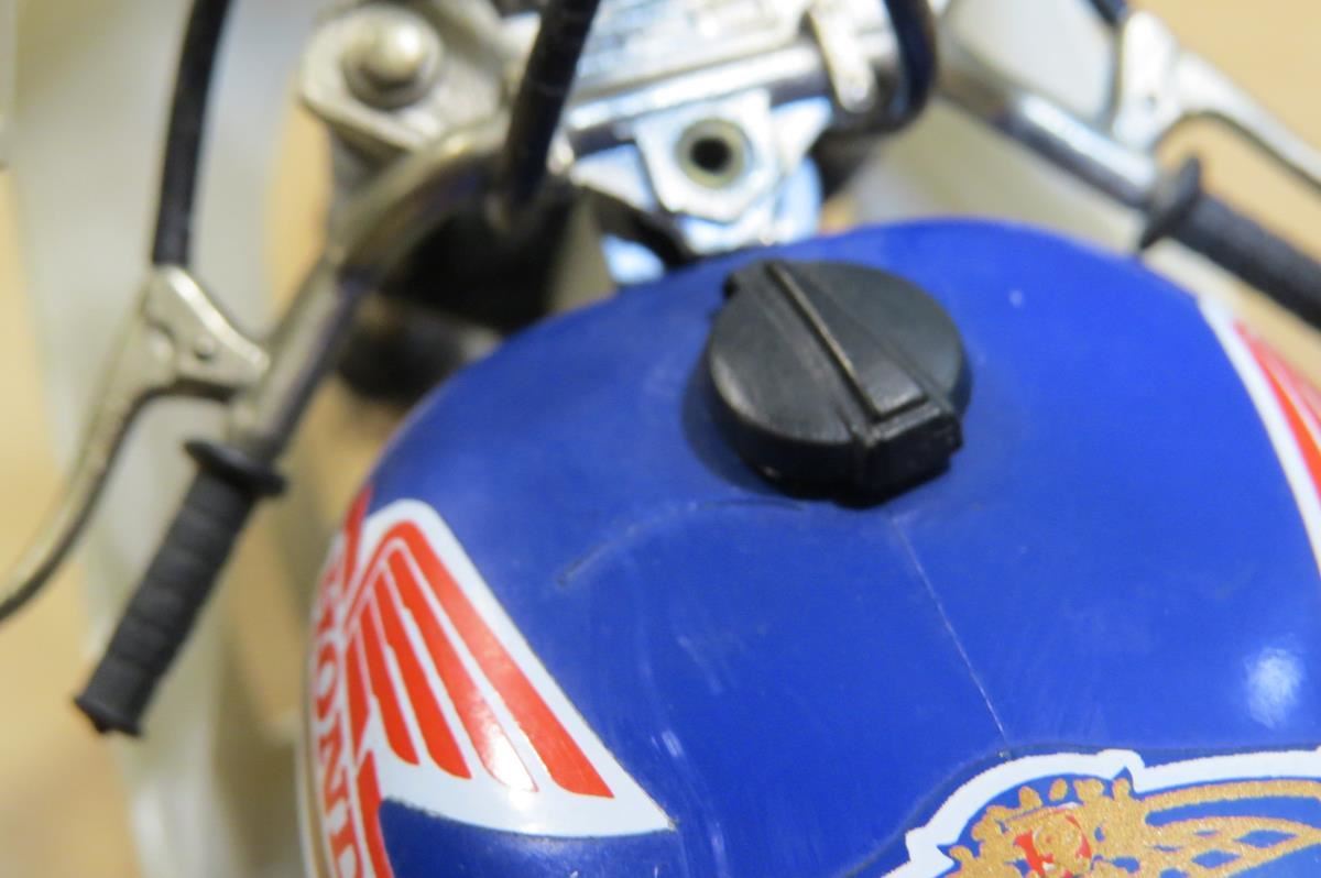 MOTO HONDA NSR # 1 M. DOOHAN RACING HRC au 1/10 d GUILOY miniature de