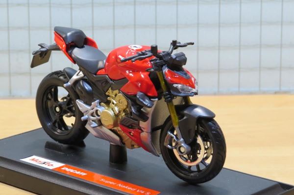 Picture of Ducati Super naked V4s 1:18 Maisto