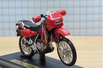 Afbeelding van Kawasaki KLR650 1:18 zwart/rood