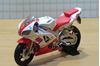 Picture of Yamaha YZF R-1 wit/rood 1:18 Maisto los