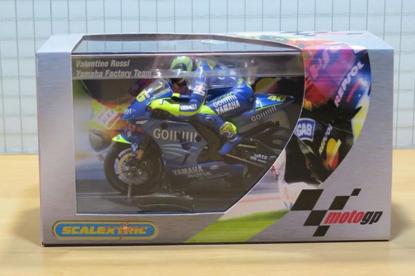 Picture of Valentino Rossi Scalextric Yamaha YZR -M1 2004 1:18