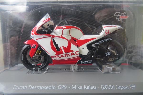 Picture of Mika Kallio Pramac Ducati Desmosedici 2009 1:18 diecast
