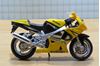 Picture of Suzuki GSX-R750 1:18 geel/zwart breuk