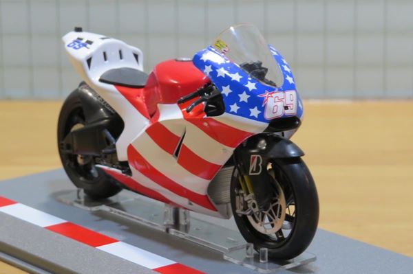 Picture of Nicky Hayden Ducati Desmosedici 2008 pre season test 1:18