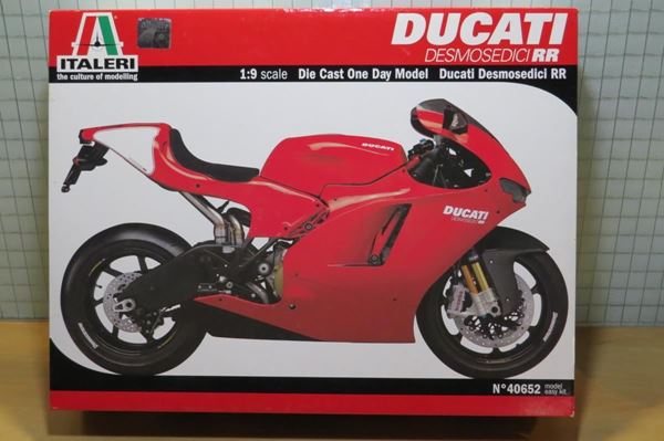 Picture of Ducati Desmosedici RR gesigneerd 1:9 Italeri