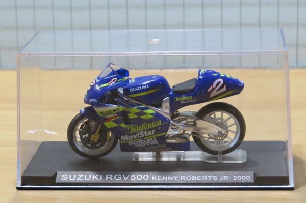 Picture of Kenny Roberts jr. Suzuki RGV500 2000 1:24