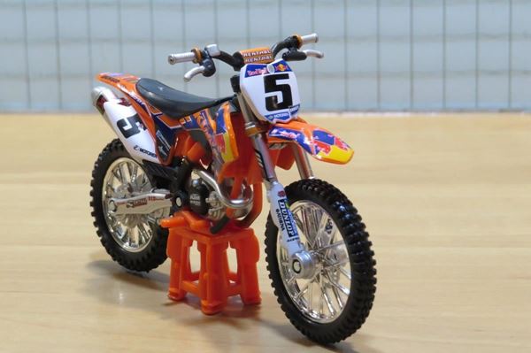 Picture of Ryan Dungey #5 KTM 450 SX-F Red Bull 1:18 Bburago