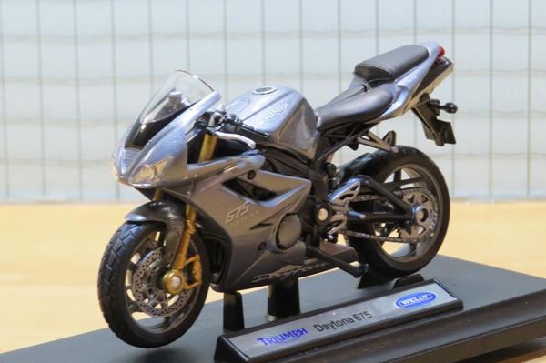 Picture of Triumph Daytona 675 1:18 12822 UK