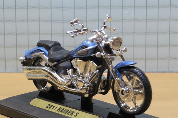 Picture of Yamaha XV1900 Raider S 2011 blauw 1:18