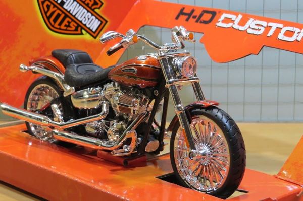 Picture of Harley Davidson FXSBSE CVO Breakout 2014 1:12 32327