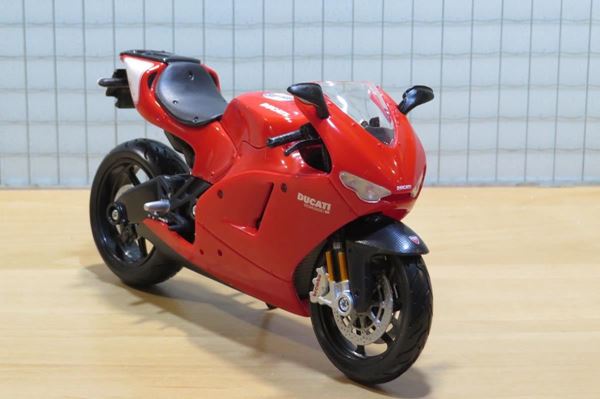 Picture of Ducati Desmosedici RR 1:12 31190