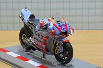 Afbeelding van Enea Bastianini Ducati Desmosedici 2022 1:18 diecast