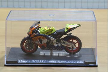 Afbeelding van Valentino Rossi Honda RC211V 2003 Valencia 1:24