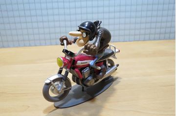 Afbeelding van Joe Bar Jules la Bouillotte Suzuki GT750  1:18 breuk