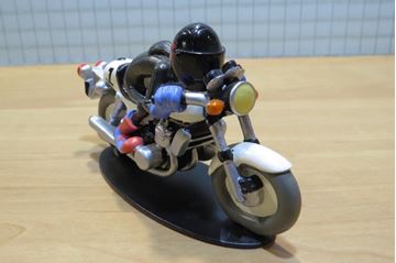 Afbeelding van Joe Bar Walter Coulede Suzuki GT750 1:18 breuk