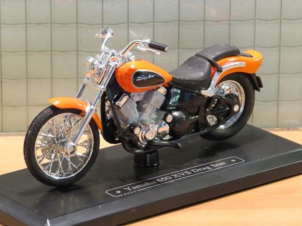 Picture of Yamaha XVS650 Dragstar 1:18 majorette los