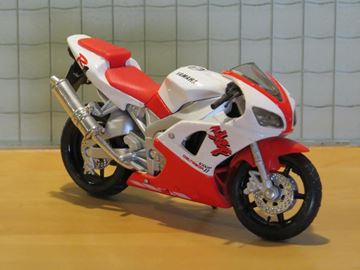 Afbeelding van Yamaha YZF R1 wit/rood 1:18 los