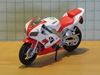 Picture of Yamaha YZF R1 wit/rood 1:18 los
