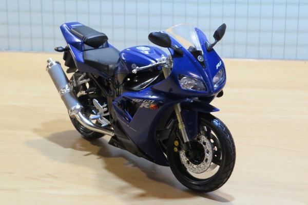 Picture of Yamaha YZF-R1 1:12
