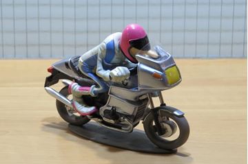 Afbeelding van Joe Bar Diabolik Gaston BMW R100RS 1:18 JB146 los