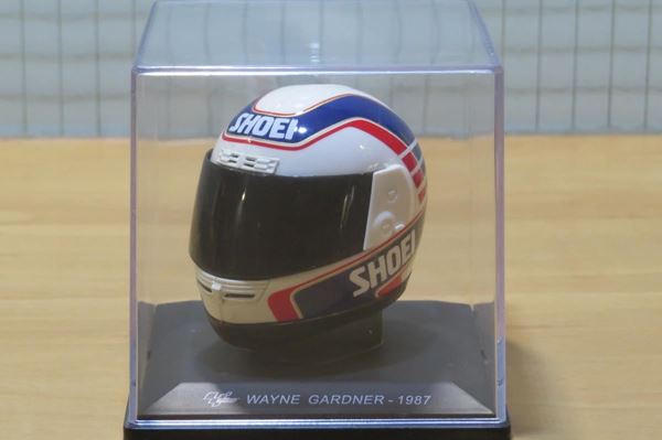 Picture of Wayne Gardner Shoei helmet 1987 1:5