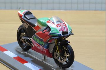 Afbeelding van Aleix Espargaro Aprilia  RS-GP 2018 1:18