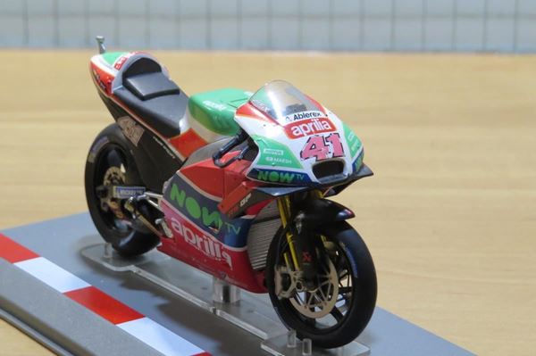 Picture of Aleix Espargaro Aprilia  RS-GP 2018 1:18