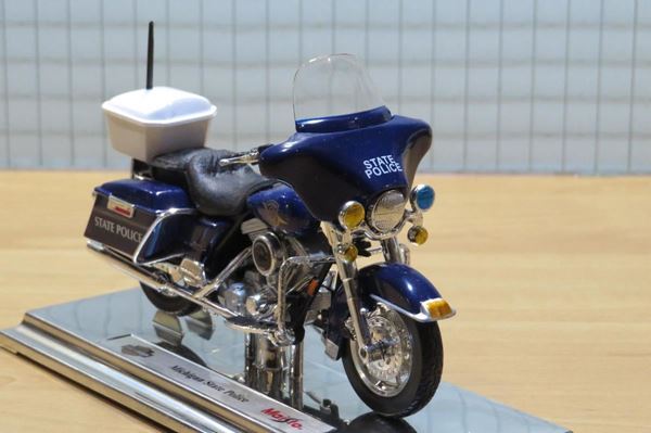 Picture of Harley Davidson Michigan State Police (n024)