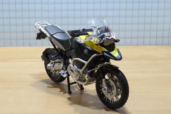 Picture of BMW R1200GS 1:12 yellow los